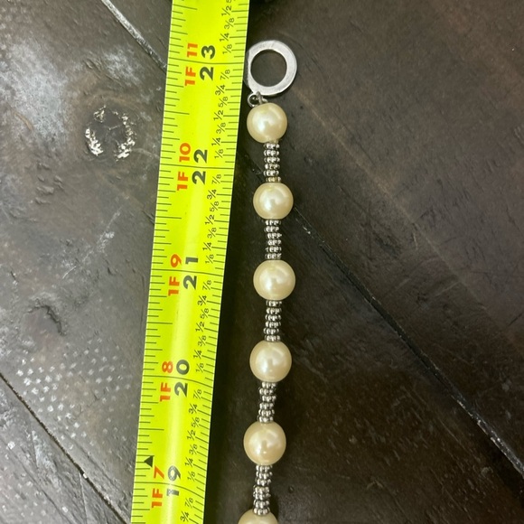 Chaps Faux Pearl & Silver Tone Beaded Necklace approx 23 inches long - Picture 5 of 5